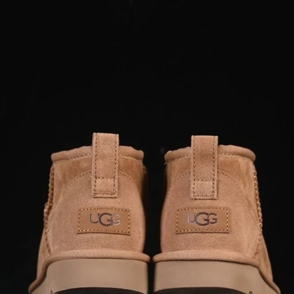 NWOT Women's UGG Classic Ultra Mini Boot Chestnut New No Box - Picture 3 of 8